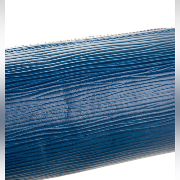 Louis Vuitton Epi Papillon Pochette - Picture 5 of 6